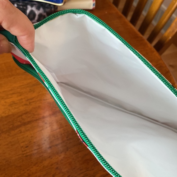 Makeup/Cosmetic Bag you can take to the beach. - Picture 5 of 5